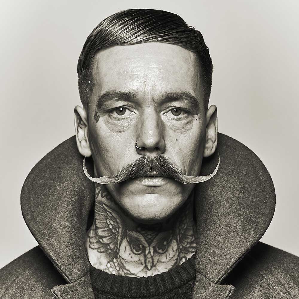 captain-fawcett-expedition-strength-schnurrbartwachs-sandelholz image 2