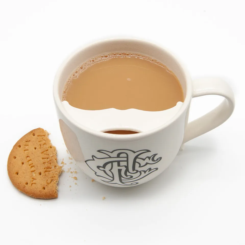 captain-fawcett-moustache-guard-cup-large-schnurrbarttasse-450ml image 1