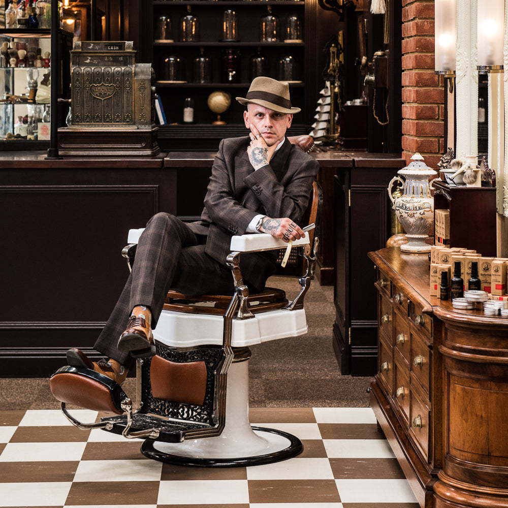 captain-fawcett-barberism-beard-oil-10-ml-travel-size-bart-l image 2