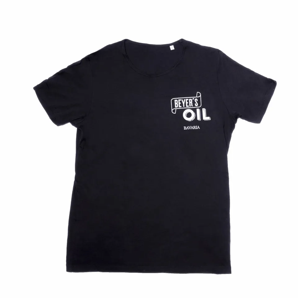 beyer-s-oil-t-shirt-schwarz-bio-baumwolle-mit-brust-logo image 1